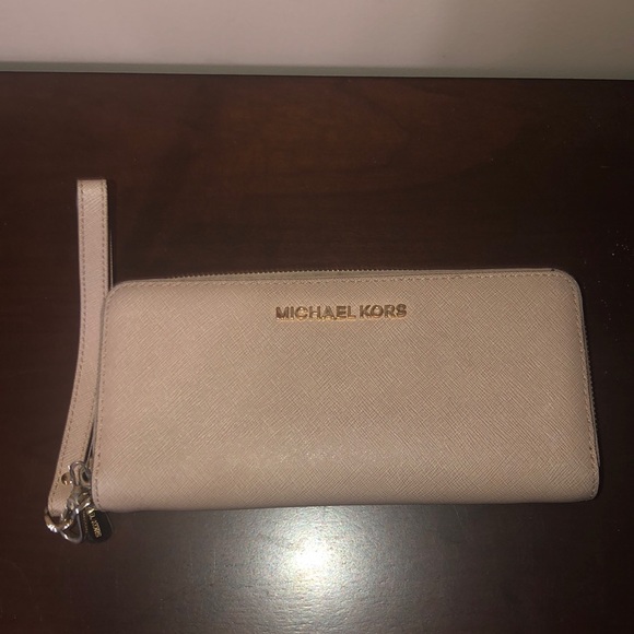 Michael Kors Handbags - Michael Kors wallet
